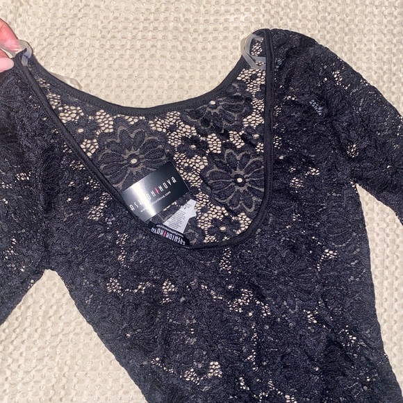 NEW body suit, never worn , tags attached . - Picture 4 of 4